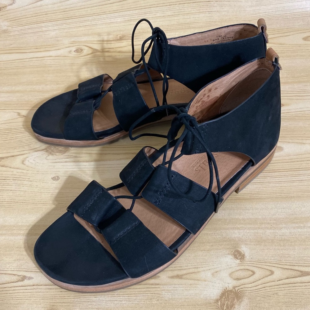 Gentle Souls Black Suede Leather Strappy Open Toe Flat  Women’s Sandals 7.5 M